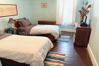 Image de Beautiful Apartments in a turn-of-the-century historic building-Apt A