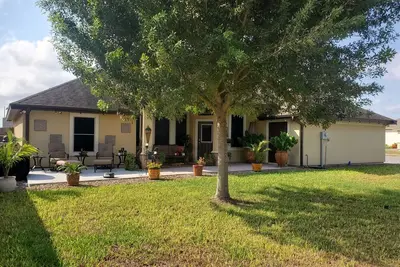 Image de Cozy 2-bedroom house in Harlingen with above ground pool and Bbq grill.