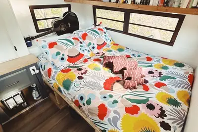 Image de Cutesy Camper in the Woods