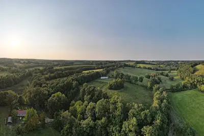 Image de Scenic Views Near Marshall, Farm Stay, Private Patio, Bbq, with WiFi, Ac