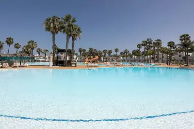 Image de Home2Book Sunny Terrace & Pool Apt in Corralejo