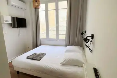 Image de Small - Studio Cosy à deux pas de la Cathédrale