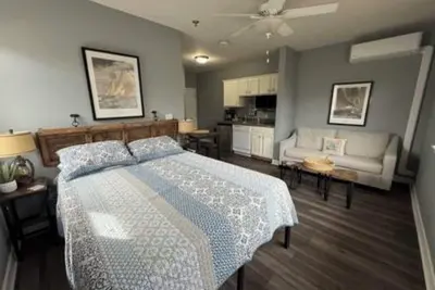 Image de Spacious little condo at Sml- Mariner's Landing Resort