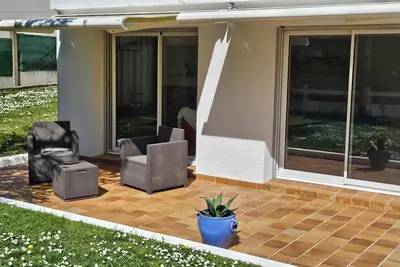 Image de Appartement en rez de jardin 75m3 à 500m de la plage St Marguerite