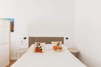 Image de Stylish Studio with Easy Access to Valencia's Best