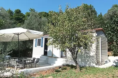 Image de Fun mobile home in green valley near town