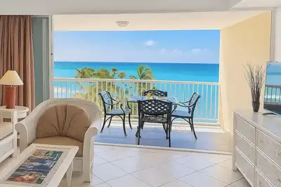 Image de Elegant Sea-View Haven, Quiet & Spacious Condo Near Beach & Golf Course