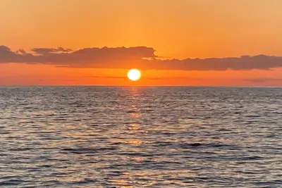 Image de Charming 2-bedroom condo 10 min walk to a Beautiful Beach and Charming Downtown.