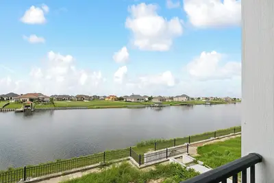 Image de Cozy Waterfront 2-bedroom apartment in serene Slidell