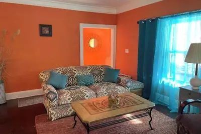 Image de House in the Hood 3-bedroom Se Cleveland with WiFi