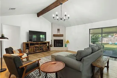 Image de Private Oasis, Great Location, Pet-Friendly with Large Yard & Garage!