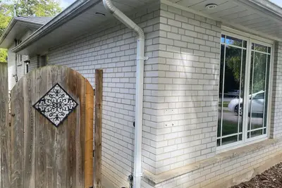 Image de Cozy Basement Next to Mill Pond, Richmond Hill