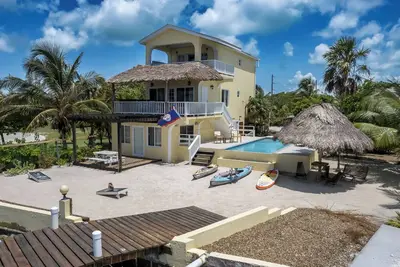 Image de Beach Front Home with Large Pool