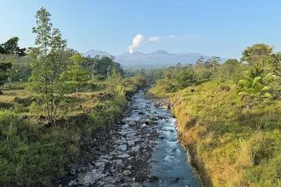 Image de Nestled at the base of Rincon de la Vieja Volcano and bordering the Rio Celeste.