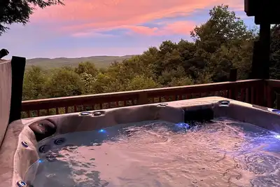 Image de Hot Tub, Long Range Views, 6 Bedrooms, Sleeps 15! ! Game Rm