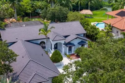 Image de Luxe Gorgeous 7br Home With Game Room/Pool