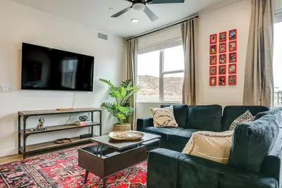 Image de 25 Mi to Zion: Rock 'n' Roll Condo w/ Mtn View!