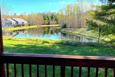 Image de Serene pond views from this charming 2-bed White Mountains condo