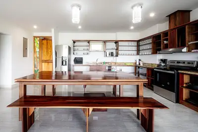 Spacious 3-bedroom condo in wonderful Lake Arenal with WiFi, Ac, swimming pool.