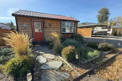 Image de Cabin 2br / 2ba home, 3 min to airport, downtown, and Bsu. Long stays available.