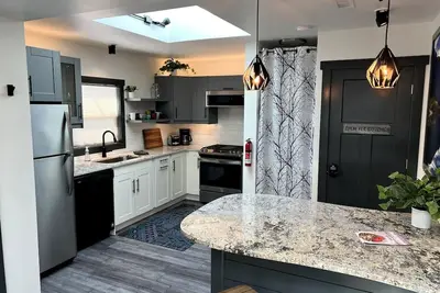 Casa 69th @Keystone 2 Br/2ba Contemporary Bungalow