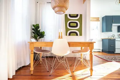 Image de Cozy 2 bdrm Newburgh apartment with private parking