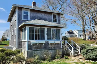 Image de Ocean View Walk to Beach 3 Bed 3 Bath Cape House- Sunset View