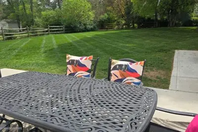 Image de Corner Chateau - Candlewyck Neighborhood