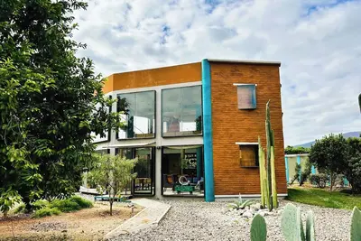 Image de Minimalist Architectural Jewel Near Oaxaca City with Pool & Plush Gardens