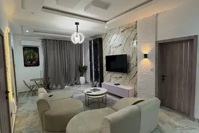 Image de 2-bedroom luxury apartment with a balcony, snooker  \nin heart of Lagos lekkiIkate