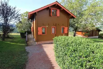 Image de Les Volets Oranges - Saint-Clement-De-Vers