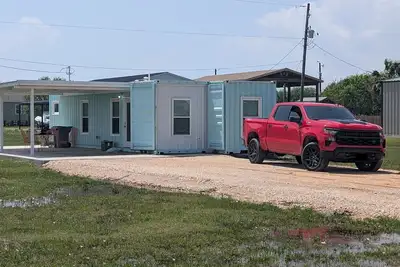 Image de Charming 2-bedroom cottage with Ac, Washer/Dryer, and WiFi in Seadrift