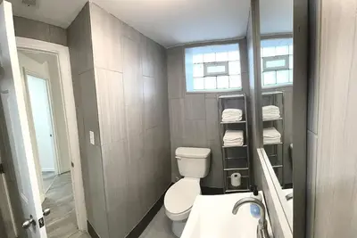 Image de Step Free Entrance + Private Parking