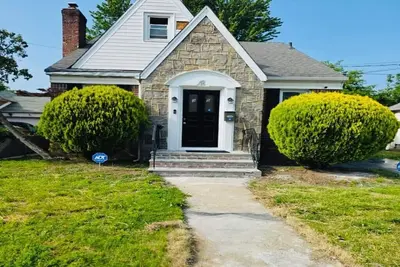 Image de Modern Family 5br – 5 Min to Jfk, Walk to Mall & Train, Convenient Parking Spot!