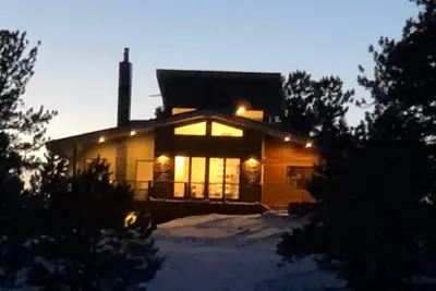 Image de Modern cabin with WiFi, bordering Pike National Forest.