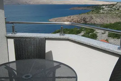Image de Appartement d'une chambre avec le balcon et la vue sur le mer Ribarica, Karlobag (A-24233-c)