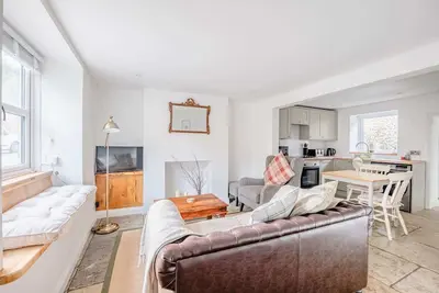 Image de Cosy Cottage in Crewkerne, Free on Street Parking