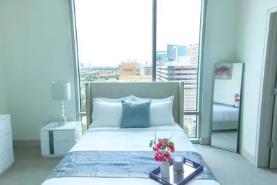 Image de 2bd/2ba-Tmc Magic w/Skyline+Balcony! Free Parking!