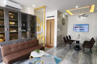 Image de Moon's house/6 beds/10 persons/2, 5 baths/full house/near Airport/Bbq rooftop