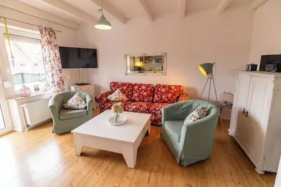 Image de The lovingly furnished country-style vacation home Elliana (75 sqm) is situated in a quiet location.