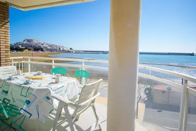 Image de Appartement avec vue sur la mer, 3 chambres, 2 salles de bains, parking souterrain.
