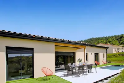 Image de Superbe maison à Puy St Martin