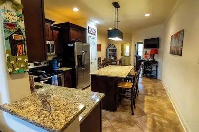 Image de Mins to Ole Miss~Private Yard~Communal Pool~Grill