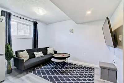 Image de Suite Life by Nose Hill with Parking Firepit