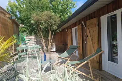 Image de La Biscabane  calme sur piste cyclable proche lacs  centre commerces Classé ****