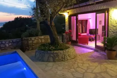 Image de 3 Bedroom Secluded Villa With Private Swimming Pool And Sea Views