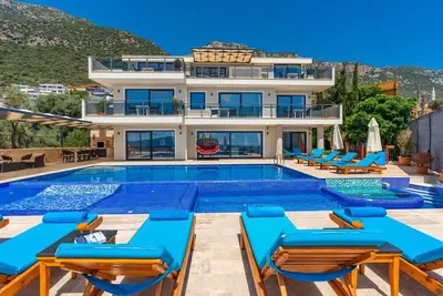 Image de Unique Villa for 12 Guests, Expansive Outdoor Space, Fabulous Sea-Mountain Views