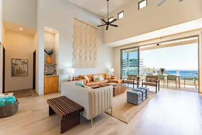 Image de Ocean View Penthouse with Pool & Beach Access