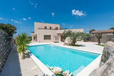 Image de Belle maison à Galizana avec sauna