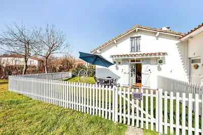 Belle maison à Oradour-Fanais avec WiFi